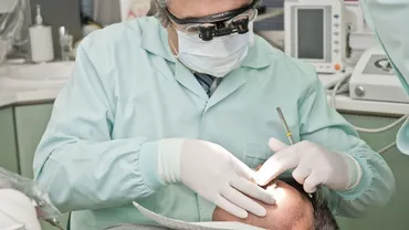 Semne clare care indică faptul că ai nevoie de un tratament pentru parodontoză!