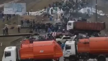 Forțele armate ruse, la un pas să controleze cea mai mare centrală nucleară din Europa. Ucrainienii blochează drumurile de acces cu zeci de mașini
