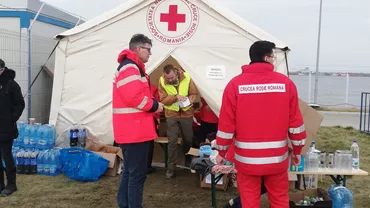 Decizia Ucrainei de a înarma populația civilă ridică semne de întrebare. Civilii din Mariupol „au început să se atace unii pe alții pentru mâncare”, spune șeful delegației de la Crucea Roșie (FOTO)