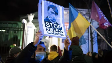 Ambasada Rusiei în Polonia, stropită cu sânge artificial