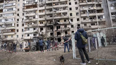 Aproape 15.000 militari ruși ar fi fost uciși în prima lună de război din Ucraina, spune un oficial militar al NATO