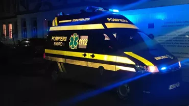 Două persoane au suferit atacuri de panică, după ce un bărbat a dat foc intenţionat locuinţei acestora / Pompierii au găsit o a treia persoană ascunsă în toaleta din curte