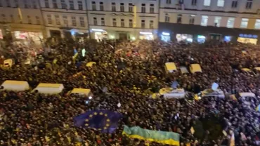 Mii de oameni s-au strâns pe străzile din Praga pentru a protesta față de invazia Rusiei în Ucraina: „Dacă Ucraina nu va rezista, Europa nu va rezista” (VIDEO)