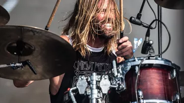 Taylor Hawkins, bateristul trupei Foo Fighters, a fost găsit mort
