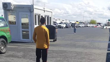 Un copil român a fost uitat într-o parcare din Ungaria (FOTO)