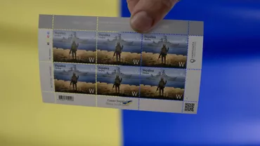 Ucrainenii stau şi 5 ore la coadă să cumpere timbre cu crucişătorul scufundat “Moscova”: „Voi trimite unele şi în Rusia, ca să le poată vedea şi ei!” (VIDEO, FOTO)