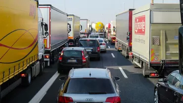 Un șofer român de TIR, victima unei explozii în Franța. Bărbatul a murit pe loc   