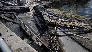 Ucraina: Aeroportul din Dnipro a fost bombardat din nou de armata rusă şi complet distrus