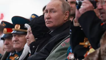 În timpul paradei militare de Ziua Victoriei, Putin a dat noi semne că starea lui de sănătate s-a înrăutățit