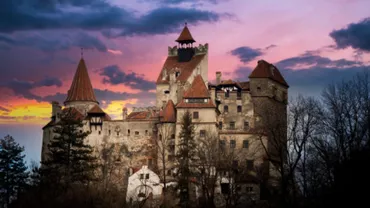 S-au epuizat în timp record: Aproape 2000 de bilete pentru petrecerea de Halloween de la Bran s-au terminat. Cât costă tururile ghidate de sâmbătă?