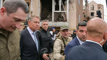 Klaus Iohannis, după vizita în Irpin, suburbie a Kievului devastată de război: „Nu există cuvinte care să descrie tragedia umană inimaginabilă și distrugerile îngrozitoare pe care le-am văzut” (VIDEO, FOTO)