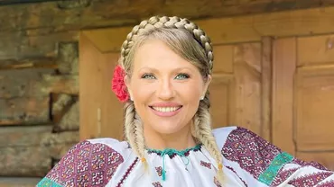 Mirela Vaida, pusă la pământ de către fani. Ireal ce reacții a stârnit prezentatoarea după ce a cântat la o nuntă