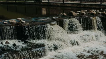 Alertă meteo și hidrologică: Cod portocaliu de vijelii și inundații