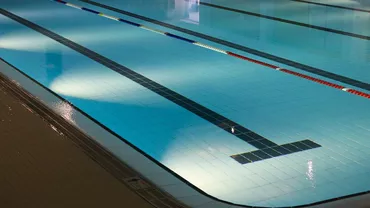 Bazinul Olimpic din Brașov, ținut sub lacăt. Investiția de 40 de milioane de lei este nefuncțională