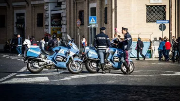 Româncă în Italia, reținută după ce a lovit cu mașina 4 polițiști: ”Când mi-au ordonat să mă opresc, mi-a fost frică și am mers drept înainte”