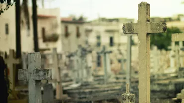 Cât de mult contează ajutorul unei firme de servicii funerare în cazul unui deces fulgerător?
