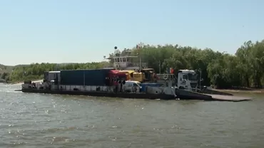 Un copil de șase ani a căzut în Dunăre în timp ce încerca să prindă bacul. Un marinar i-a salvat viața