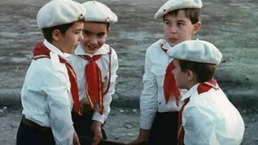 Rusia intenționează să învie mișcarea de tineret în stil pionier din perioada sovietică