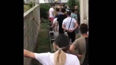 Bătaie cu bâte și topoare în Gura Humorului. Sindicatul Europol: Cum vă imaginați că ați interveni dacă ați face parte din prima patrulă ajunsă la fața locului?