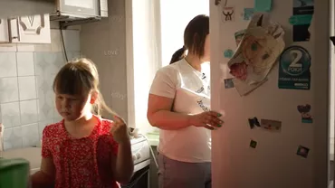 Mama unui soldat rus condamnă războiul, dar folosește electrocasnice furate de la ucraineni. Cum a fost deconspirată crima militarului
