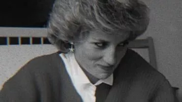 Flori și lacrimi la 25 ani de la moartea Prințesei Diana / Cicatricile accidentului de pe fața supraviețuitorului, tot ce mai pot surprinde paparazzi...