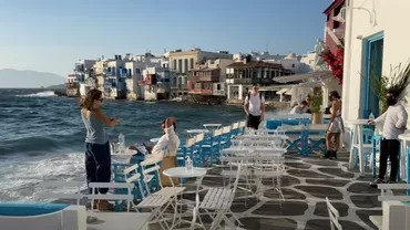 Românii au cheltuit 6,5 mld euro pe vacanţe în străinătate în 11 luni din 2022, în creştere cu 66%