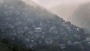 MAE, atenționare de călătorie: Precipitații abundente, grindină și vijelii în Grecia