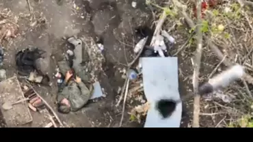 VIDEO Un soldat rus care dormea în tranșee scapă ca prin minune de o bombă trimisă din dronă