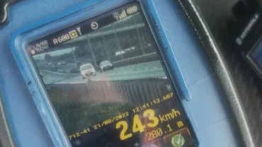 Șofer prins cu 243 km/oră, pe autostrada A1. În mașină avea 2 copii fără centură