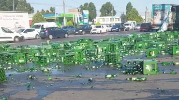 În ciuda şoferilor: sute de sticle cu bere scăpate într-o intersecţie din Constanţa!