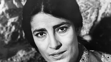 Irene Papas, legendara actriță greacă, s-a stins din viață la vârsta de 96 de ani. A avut roluri memorabile în filmele „Zorba grecul” și „Tunurile din Navarone”