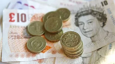 Lira sterlină a scăzut în raport cu dolarul după discursul premierului Liz Truss