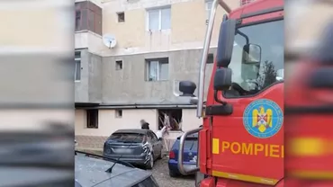 Explozie într-un bloc din Vatra Dornei: O femeie a suferit arsuri. Un proprietar a rămas blocat în apartamentul său (VIDEO)