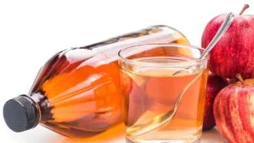Banalul oțet de mere a devenit alimentul cel mai cautat din România. Cât costă acum un litru