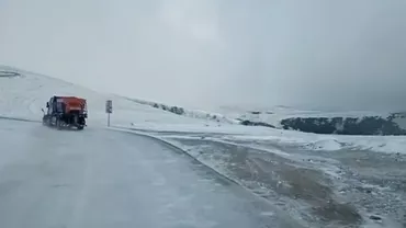 Transalpina, acoperită cu zăpadă. Circulația rutieră a fost închisă