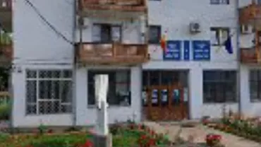 Scene șocante: Un gorjean și-a dat foc în fața Primăriei Peștișani