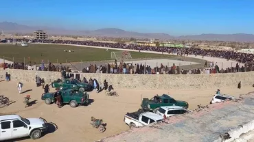 Afghanistan: 14 persoane, printre care 3 femei, au fost biciuite pe un stadion de fotbal