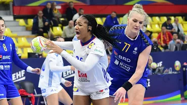 Crina Pintea, în lacrimi după ultimul meci al României la EURO: „Ce rost are să mai faci sacrificii dacă totul se întâmplă în spate? Sunt jocuri de culise!” / EHF nu le-a permis „tricolorelor” să protesteze