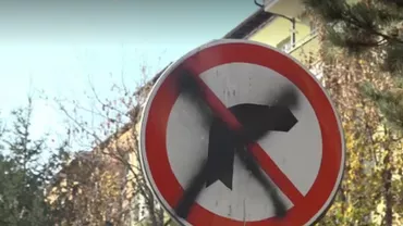 Acte de vandalism în cetatea Alba Iulia. Peste 120 de indicatoare rutiere au fost mâzgălite cu vopsea: „Alți bani, altă distracție”