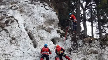 Un bărbat a alunecat de pe munte și s-a rănit. Acesta a fost recuperat de salvamontiștii din Azuga
