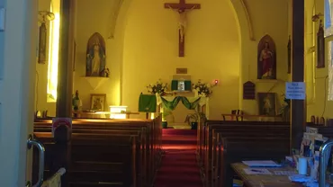 Șase bărbați înarmați au dat buzna într-o biserică în timpul slujbei. Cinci minute de teroare pentru credincioşii care se rugau: „Dumnezeu ne-a ocrotit!”