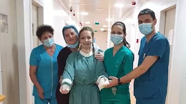 Alexia, fetiţa cu mâinile amputate după accidentul din Paşcani, ajunge acasă de Revelion
