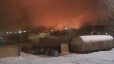 Explozie la cea mai mare rafinărie rusească din Siberia. Autoritățile dau vina pe fum (VIDEO)