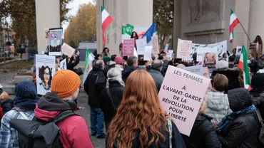 Decizie istorică: Poliția moravurilor a fost dizolvată, în Iran