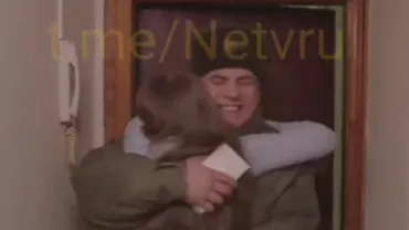 Cum încearcă propaganda de la Kremlin să-i convingă pe ruși să se înroleze: Tata merge la război ca să facă rost de bani să îmi cumpere un iPhone nou (VIDEO)