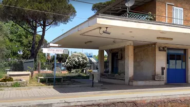 Un român i-a impresionat pe italienii din Ostia după ce a vopsit, cu bani din donații, un pod de care primăria nu s-a mai îngrijit de peste 40 de ani (FOTO)