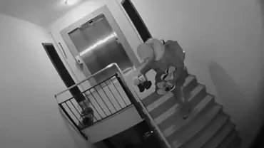 Ce se mai fură în fostă capitală culturală: Hoț de papuci cu gusturi rafinate, surprins de camerele de supraveghere, la Sibiu (VIDEO)