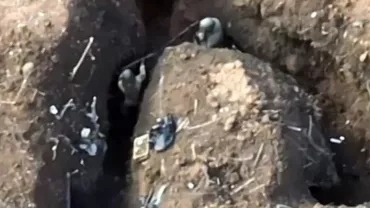 Imagini dramatice din tranșee: Un rus și un ucrainean se împușcă față-n față (VIDEO)