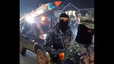 Anchetă a Poliţiei din Bacău, după „parada mascaților din Berzunți”, în care apar autovehicule inscripționate cu „Z” (VIDEO)
