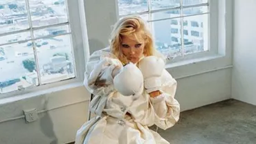 Pamela Anderson a ales să își surprindă fanii cu poze nud. Actrița are o siluetă de invidiat și la 55 de ani (FOTO)